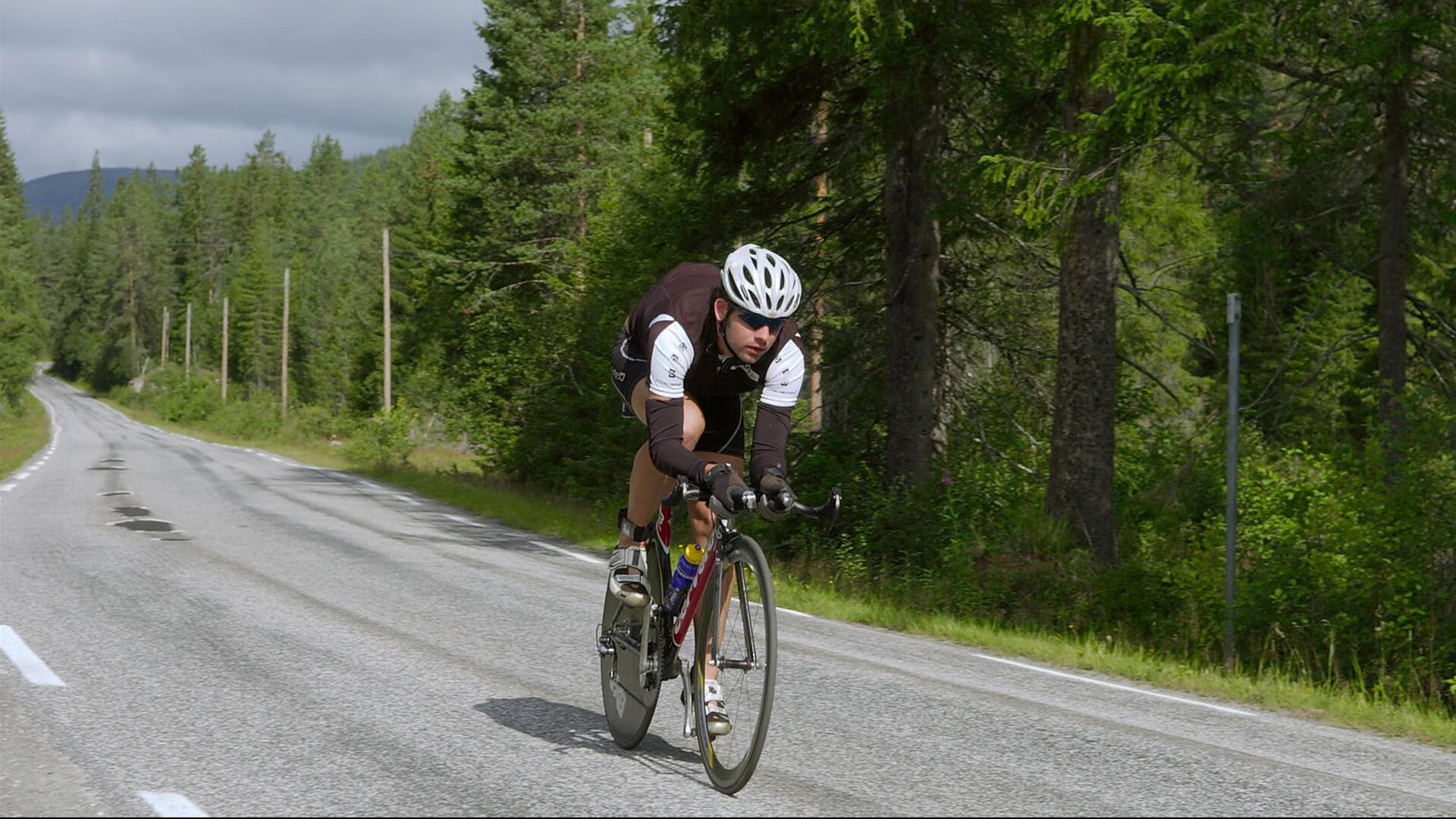 决赛场地气候条件对比赛产生影响，场地气候分析图